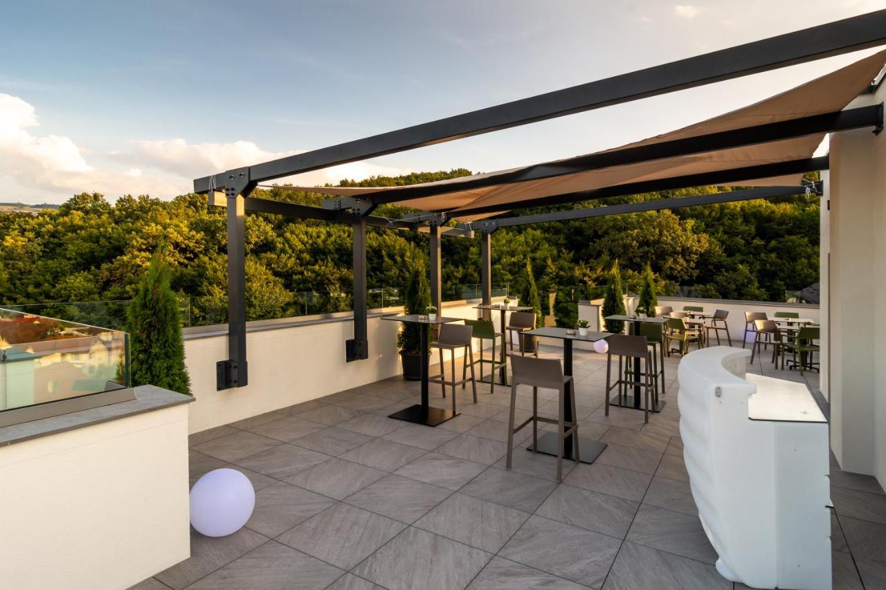 Aparthotel Nox Cluj-Napoca Exteriör bild