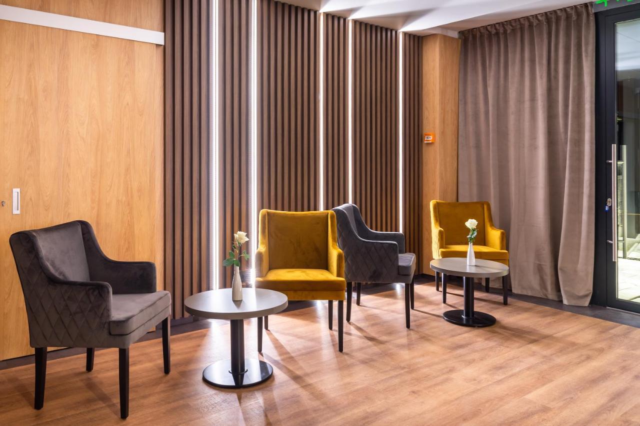 Aparthotel Nox Cluj-Napoca Exteriör bild